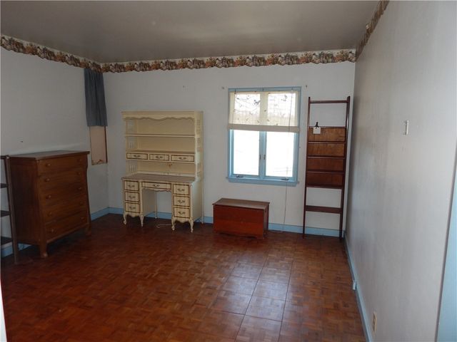 221 Sunset Dr, Wilkins Twp, PA 15235