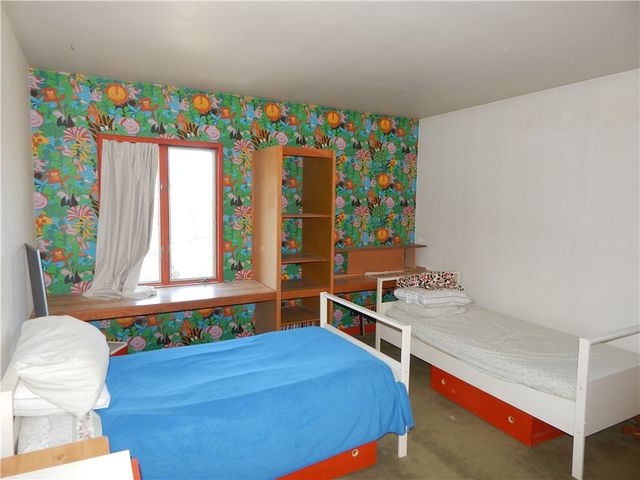 221 Sunset Dr, Wilkins Twp, PA 15235