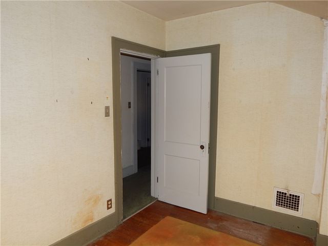 221 Sunset Dr, Wilkins Twp, PA 15235