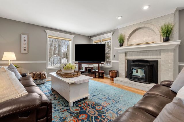 25 Hawk Drive, Bedford, NH 03110