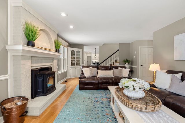 25 Hawk Drive, Bedford, NH 03110