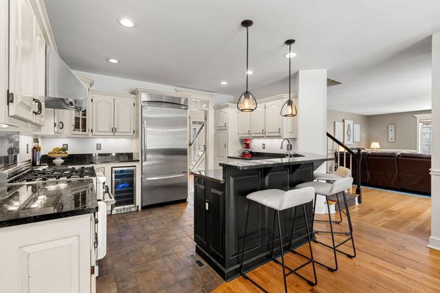 25 Hawk Drive, Bedford, NH 03110