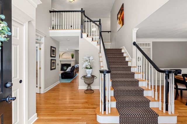 25 Hawk Drive, Bedford, NH 03110