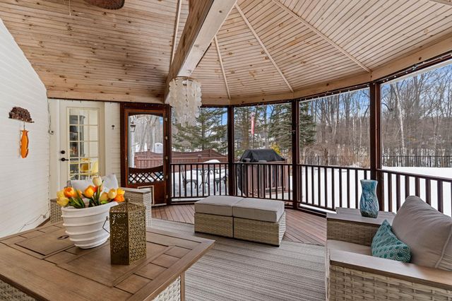 25 Hawk Drive, Bedford, NH 03110