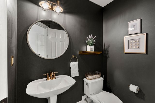 25 Hawk Drive, Bedford, NH 03110