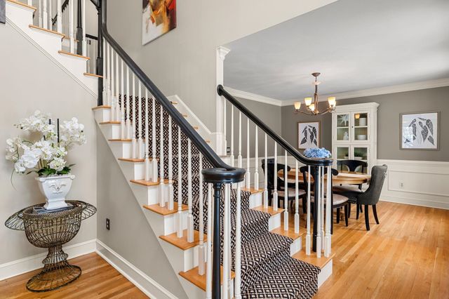 25 Hawk Drive, Bedford, NH 03110