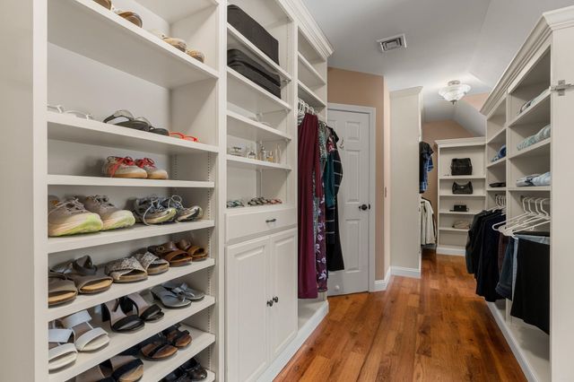 25 Hawk Drive, Bedford, NH 03110