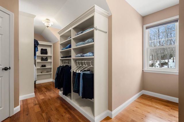 25 Hawk Drive, Bedford, NH 03110