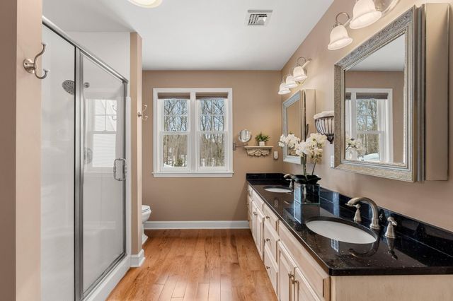 25 Hawk Drive, Bedford, NH 03110