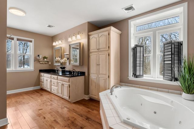 25 Hawk Drive, Bedford, NH 03110