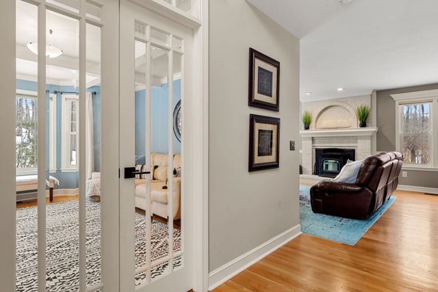 25 Hawk Drive, Bedford, NH 03110