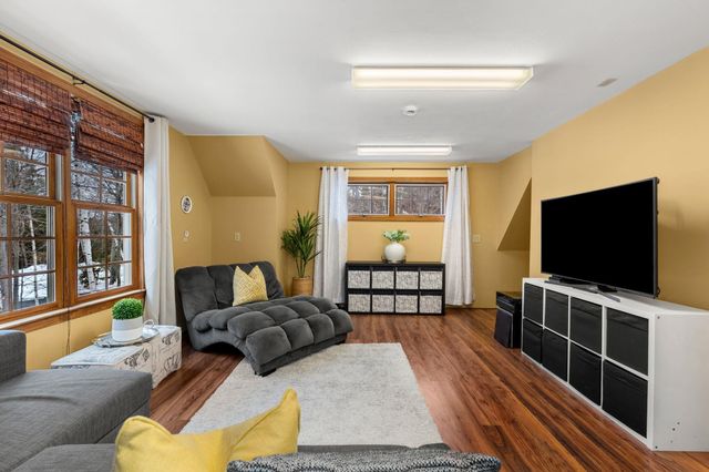 25 Hawk Drive, Bedford, NH 03110