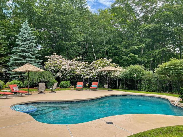 25 Hawk Drive, Bedford, NH 03110