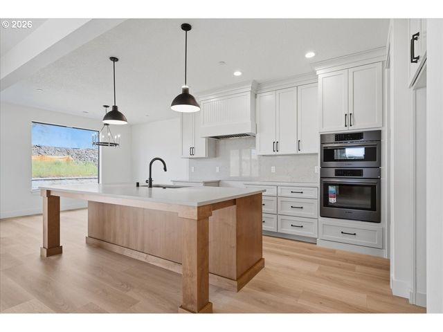 803 N V St, Washougal, WA 98671