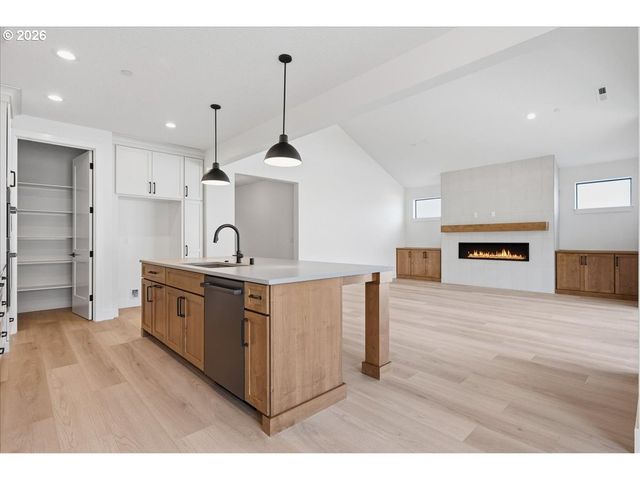 803 N V St, Washougal, WA 98671