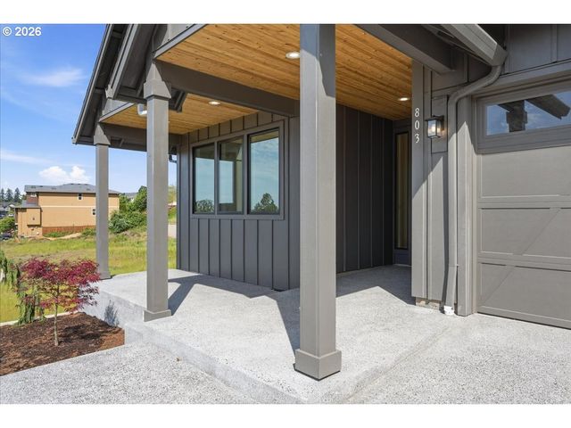 803 N V St, Washougal, WA 98671