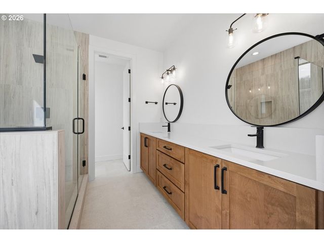 803 N V St, Washougal, WA 98671