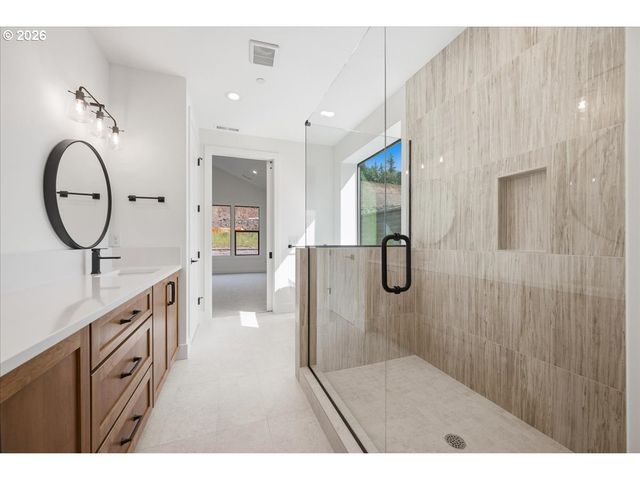 803 N V St, Washougal, WA 98671