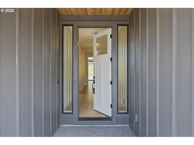 803 N V St, Washougal, WA 98671