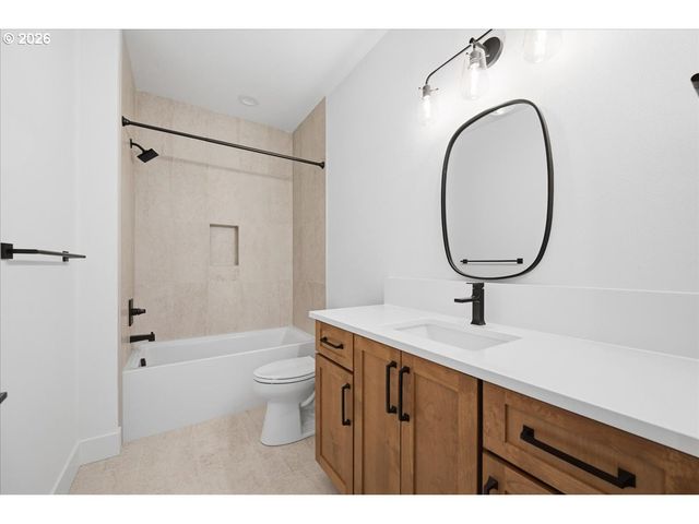 803 N V St, Washougal, WA 98671