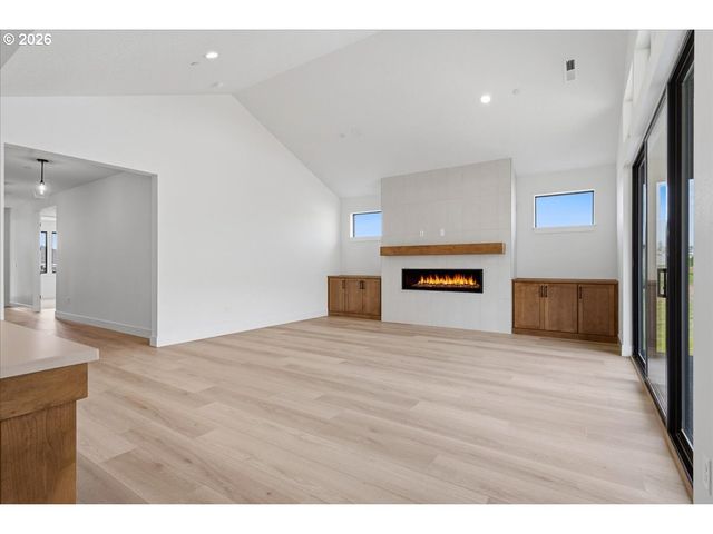 803 N V St, Washougal, WA 98671