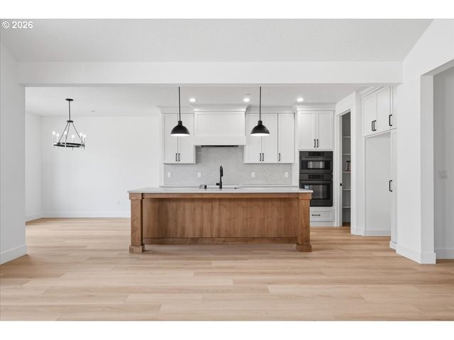 803 N V St, Washougal, WA 98671