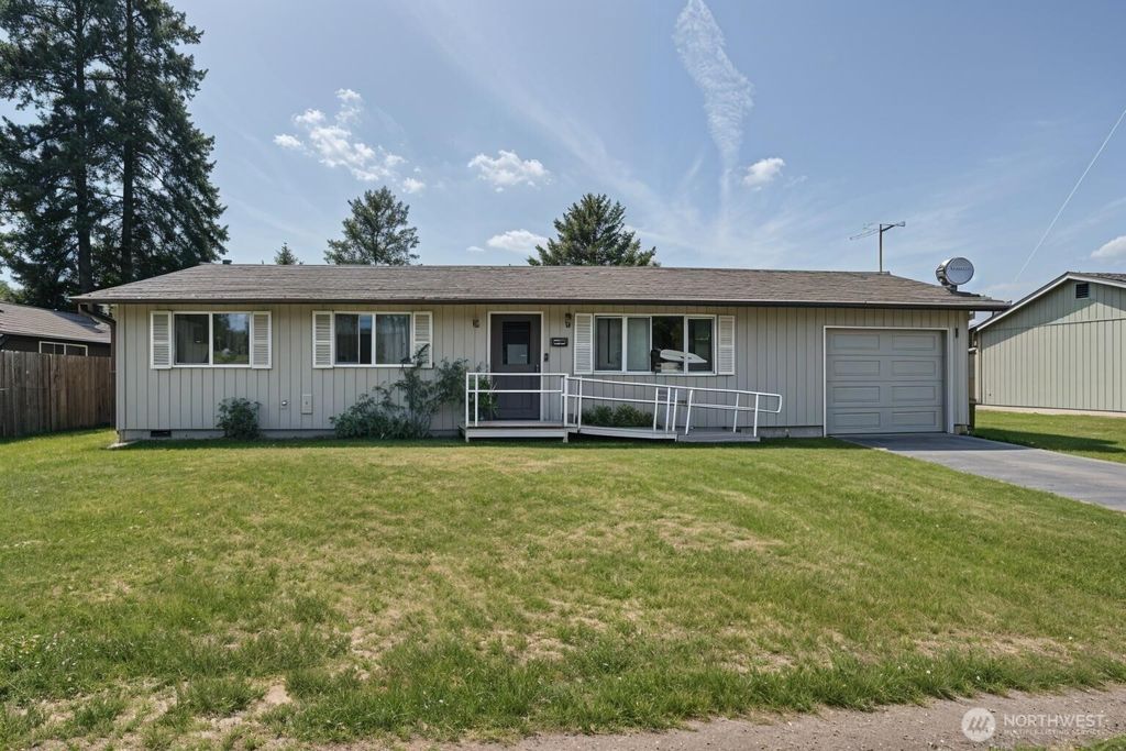 17120 6th Avenue E, Spanaway, WA 98387