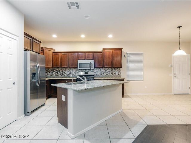 10581 E River Stone Court, Tucson, AZ 85747