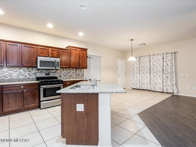 10581 E River Stone Court, Tucson, AZ 85747