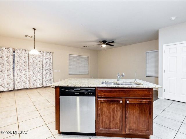 10581 E River Stone Court, Tucson, AZ 85747