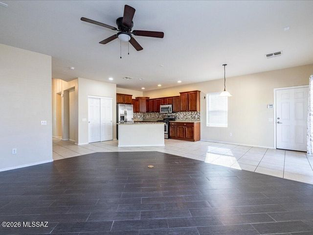 10581 E River Stone Court, Tucson, AZ 85747