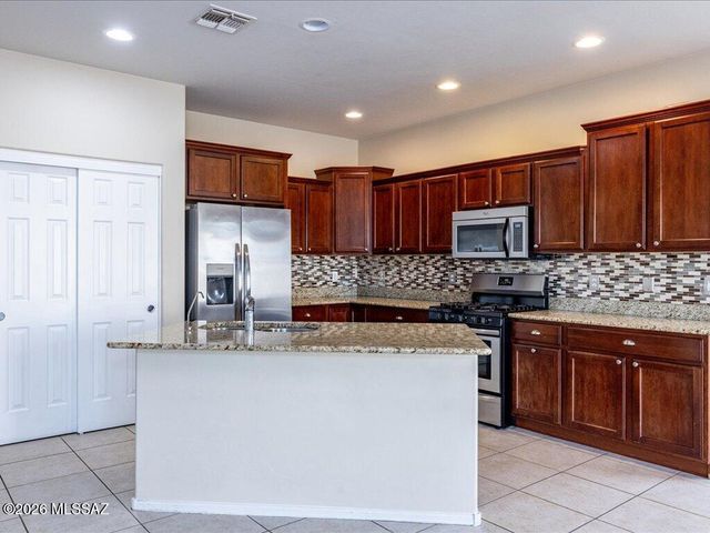 10581 E River Stone Court, Tucson, AZ 85747