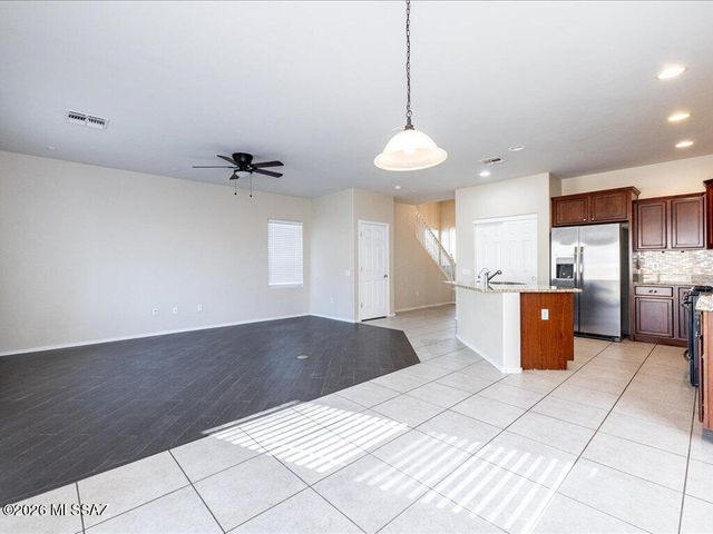 10581 E River Stone Court, Tucson, AZ 85747