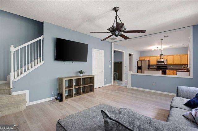 518 Wallnut Hall Cove, Woodstock, GA 30189