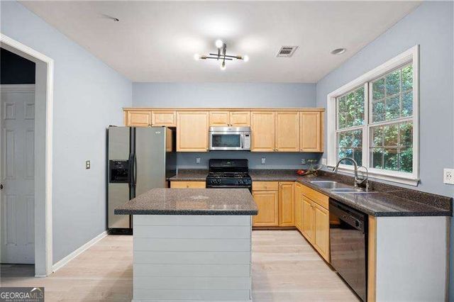 518 Wallnut Hall Cove, Woodstock, GA 30189