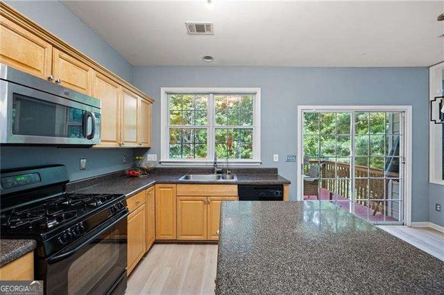 518 Wallnut Hall Cove, Woodstock, GA 30189