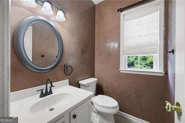 518 Wallnut Hall Cove, Woodstock, GA 30189