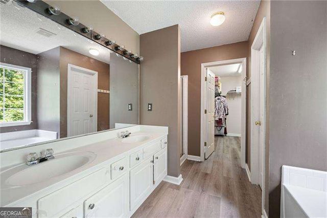 518 Wallnut Hall Cove, Woodstock, GA 30189