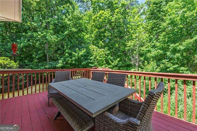 518 Wallnut Hall Cove, Woodstock, GA 30189