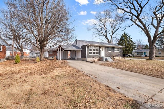 500 S Saint Jacques Street, Florissant, MO 63031