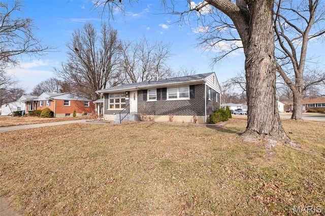 500 S Saint Jacques Street, Florissant, MO 63031