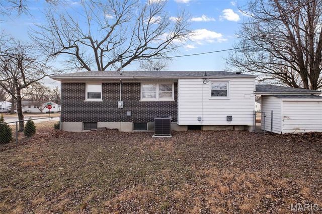 500 S Saint Jacques Street, Florissant, MO 63031