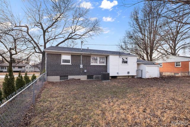 500 S Saint Jacques Street, Florissant, MO 63031