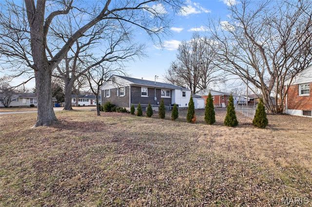 500 S Saint Jacques Street, Florissant, MO 63031