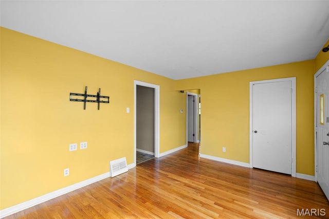 500 S Saint Jacques Street, Florissant, MO 63031