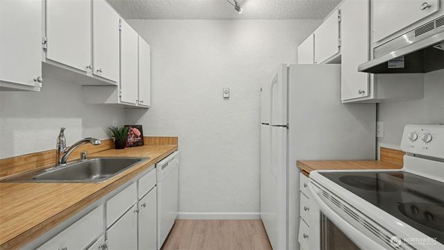 421 Wells Avenue S, Renton, WA 98057