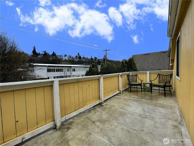 421 Wells Avenue S, Renton, WA 98057