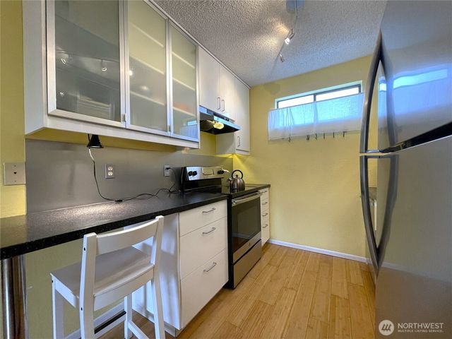 421 Wells Avenue S, Renton, WA 98057