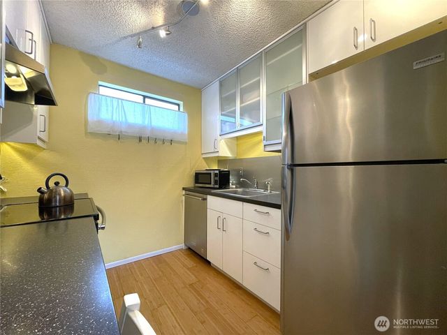 421 Wells Avenue S, Renton, WA 98057