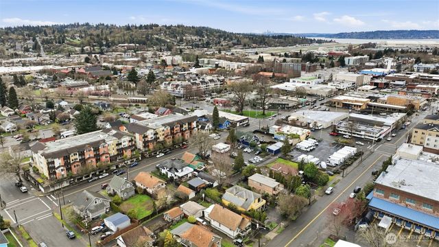 421 Wells Avenue S, Renton, WA 98057